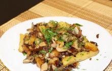 Fried potatoes with oyster mushrooms